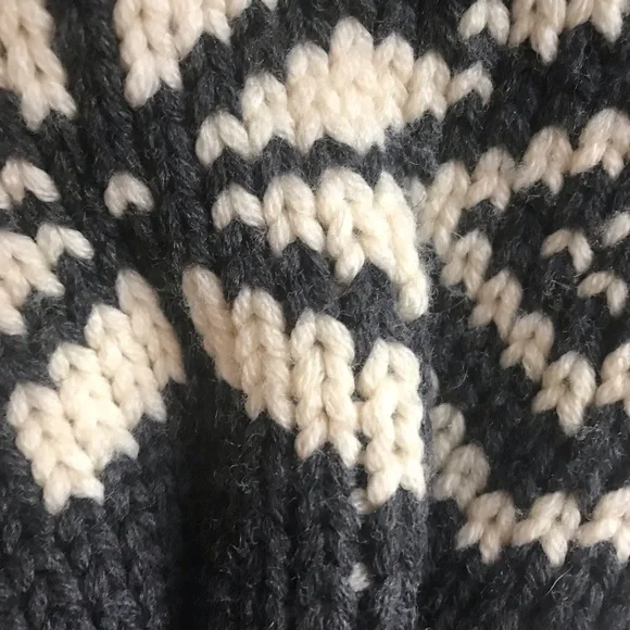 ❤️SOLD❤️MONCLER BEANIE 100% WOOL HAT POM POM LOGO BRAND - Picture 11 of 15